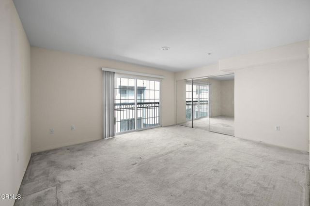 530 W Stocker 206, Glendale, CA 91202