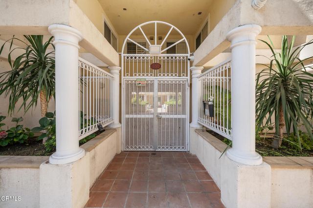 530 W Stocker 206, Glendale, CA 91202