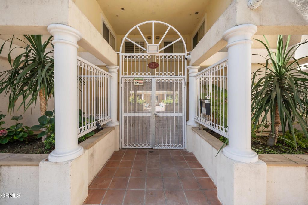 530 W Stocker 206, Glendale, CA 91202 — photo 3