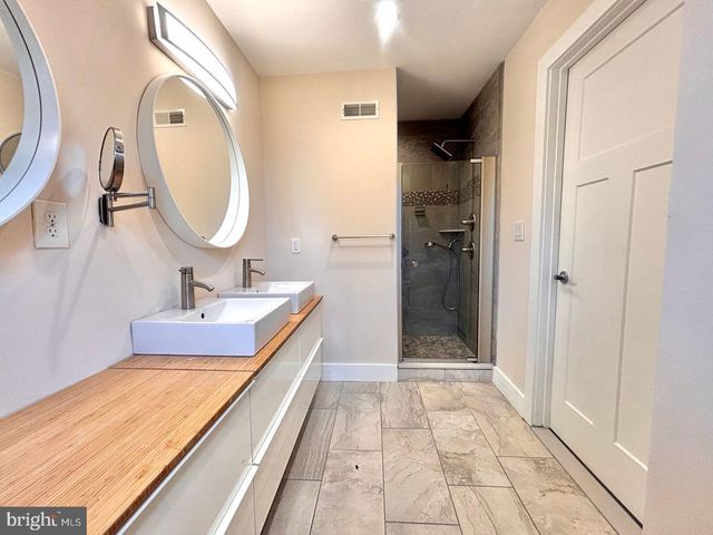 488 EVERGREEN AVE, Philadelphia, PA 19128