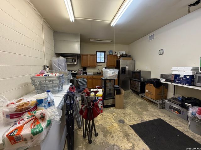 601 CUPPLES RD, San Antonio, TX 78237