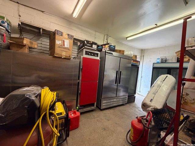 601 CUPPLES RD, San Antonio, TX 78237