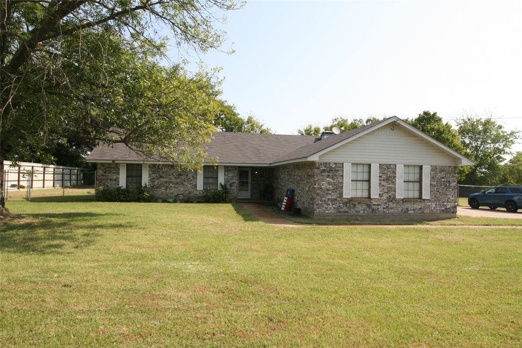 211 Vz County Road 4107, Canton, TX 75103