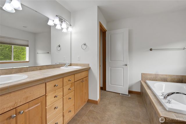 1522 Daffodil Avenue NE, Orting, WA 98360