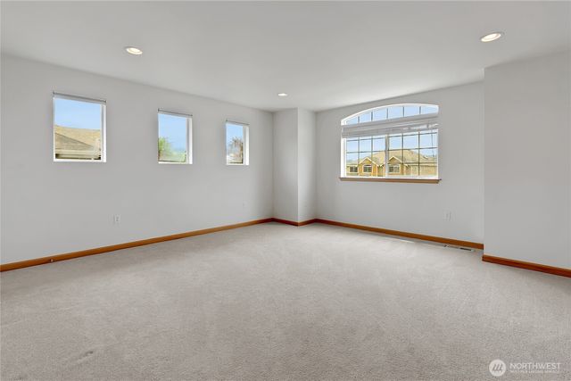 1522 Daffodil Avenue NE, Orting, WA 98360