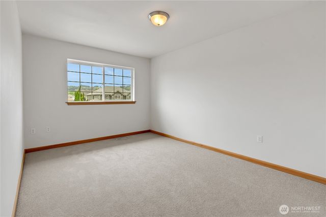 1522 Daffodil Avenue NE, Orting, WA 98360