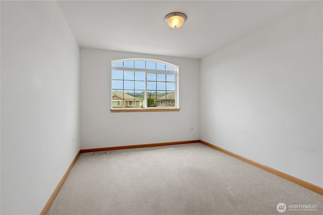 1522 Daffodil Avenue NE, Orting, WA 98360