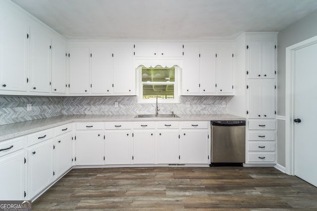 115 Travis Trail, Waycross, GA 31503