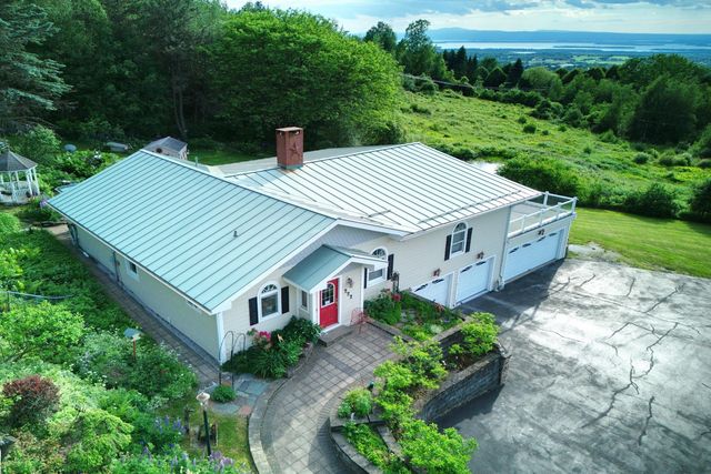 222 Fairfield Hill Road, St. Albans City, VT 05478