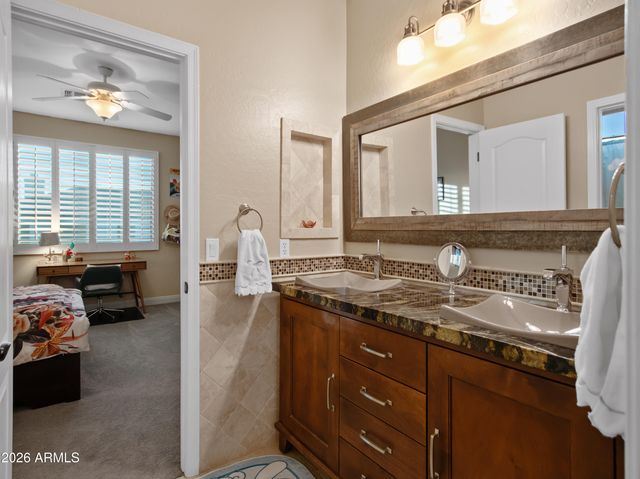 15426 S 4TH Avenue, Phoenix, AZ 85045