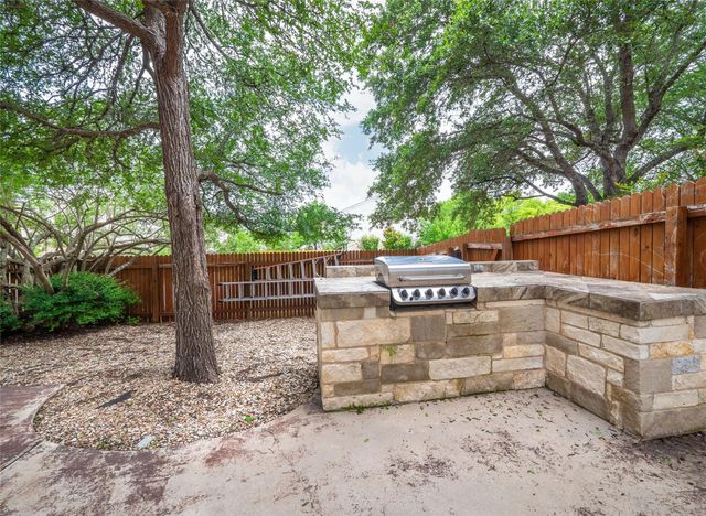 125 Hometown PKWY, Kyle, TX 78640