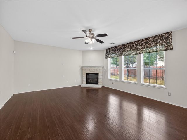 125 Hometown PKWY, Kyle, TX 78640