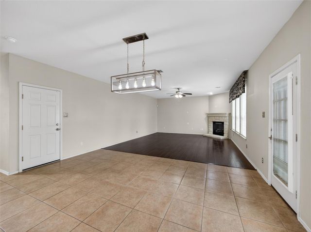 125 Hometown PKWY, Kyle, TX 78640