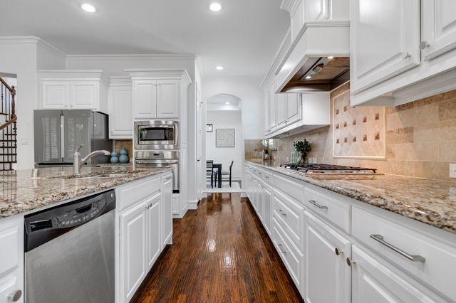 4604 Golden Mew Drive, Carrollton, TX 75010