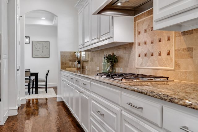 4604 Golden Mew Drive, Carrollton, TX 75010