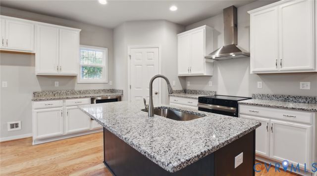 11125 Somerset Hill Dr, Glen Allen, VA 23005