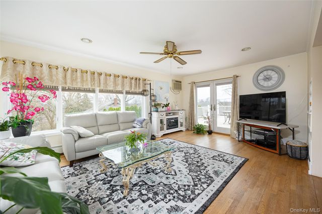 17 Greenwood Drive, Mahopac, NY 10541