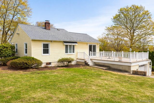 17 Greenwood Drive, Mahopac, NY 10541