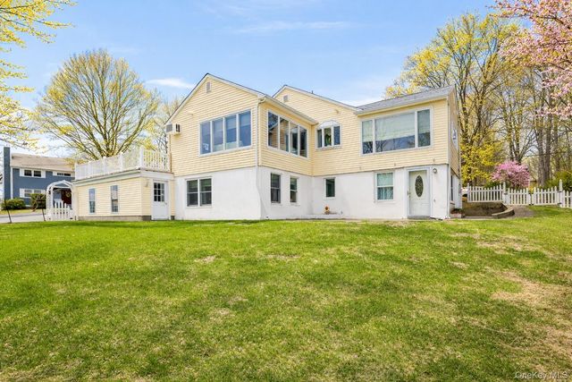 17 Greenwood Drive, Mahopac, NY 10541