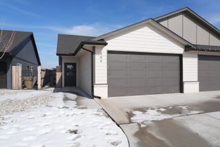 506 E Hayes St, Valley Center, KS 67147