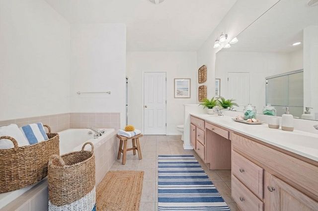 10 Spyglass Landing Dr 10, Marshfield, MA 02050