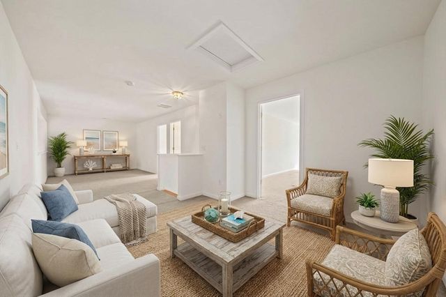 10 Spyglass Landing Dr 10, Marshfield, MA 02050