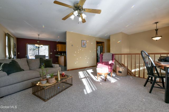 86 3rd Avenue, Hadley, NY 12835