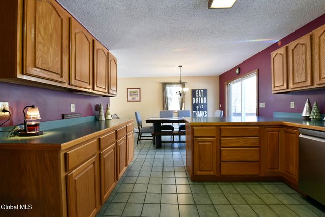 86 3rd Avenue, Hadley, NY 12835