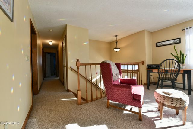 86 3rd Avenue, Hadley, NY 12835