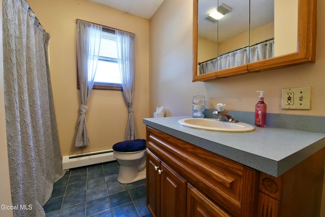 86 3rd Avenue, Hadley, NY 12835