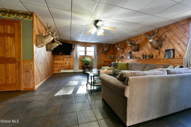 86 3rd Avenue, Hadley, NY 12835