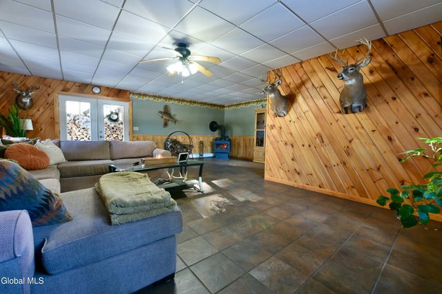 86 3rd Avenue, Hadley, NY 12835