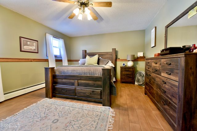 86 3rd Avenue, Hadley, NY 12835