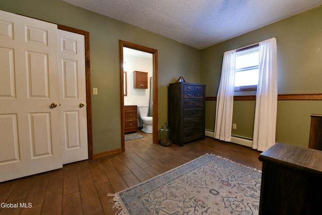 86 3rd Avenue, Hadley, NY 12835