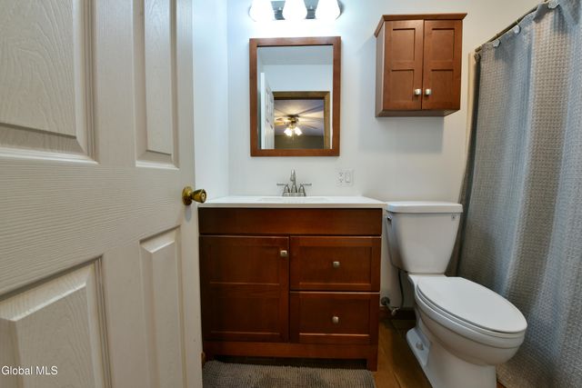 86 3rd Avenue, Hadley, NY 12835