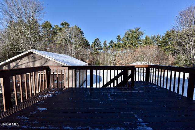 86 3rd Avenue, Hadley, NY 12835