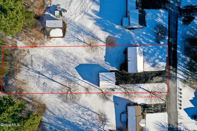 86 3rd Avenue, Hadley, NY 12835