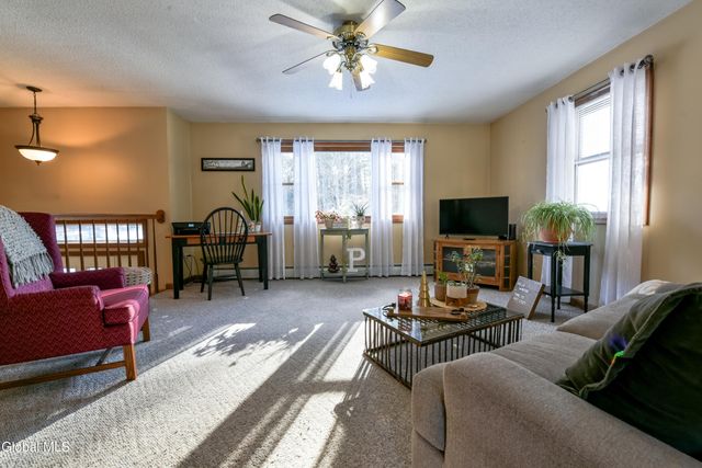 86 3rd Avenue, Hadley, NY 12835