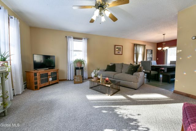 86 3rd Avenue, Hadley, NY 12835