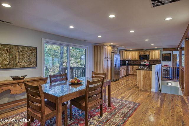2310 Bottle Bay Rd, Sagle, ID 83860