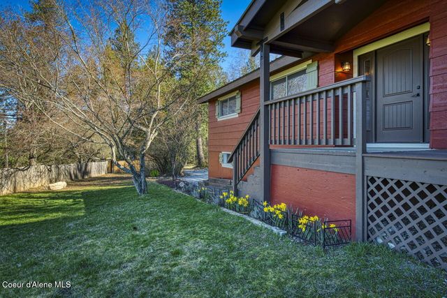 2310 Bottle Bay Rd, Sagle, ID 83860