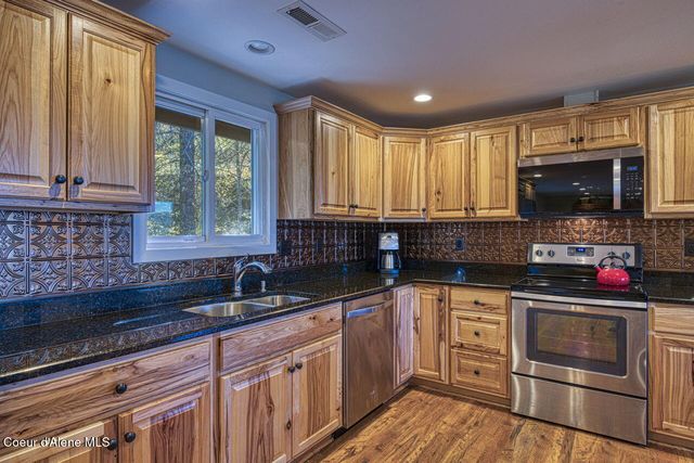 2310 Bottle Bay Rd, Sagle, ID 83860
