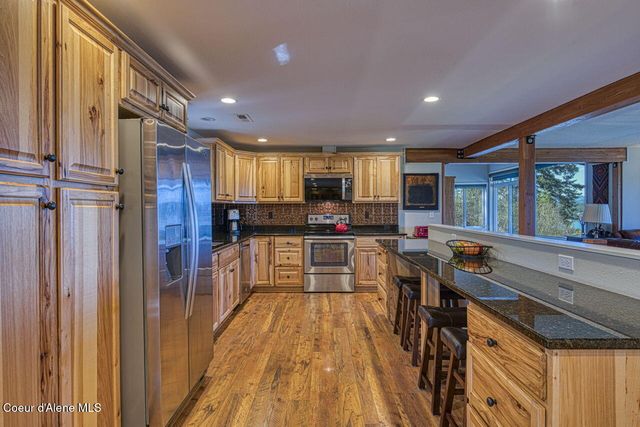 2310 Bottle Bay Rd, Sagle, ID 83860
