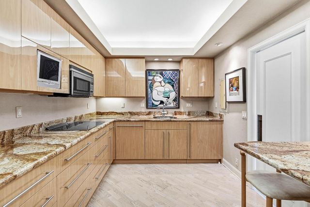 2150 Ibis Isle Road 15, Palm Beach, FL 33480