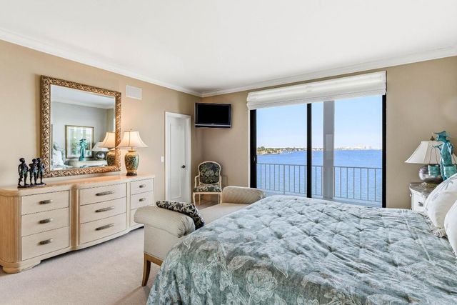 2150 Ibis Isle Road 15, Palm Beach, FL 33480