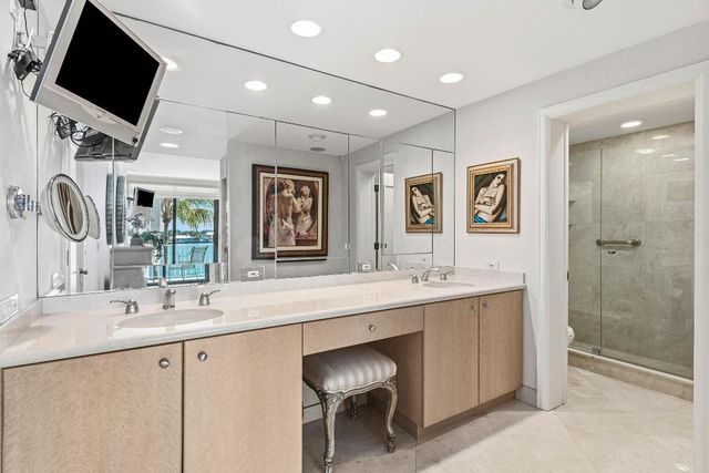 2150 Ibis Isle Road 15, Palm Beach, FL 33480