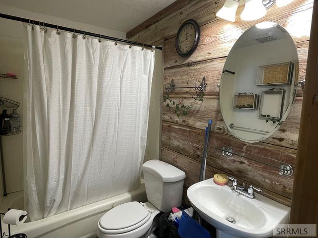 22 E Rich Lane, Blackfoot, ID 83221