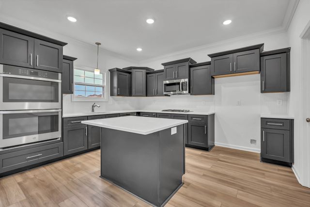 113 Sweet Clover Ct, Clarksville, TN 37040