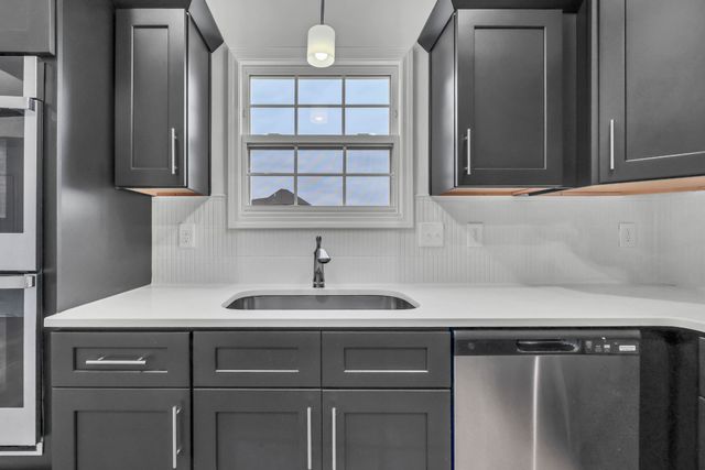 113 Sweet Clover Ct, Clarksville, TN 37040