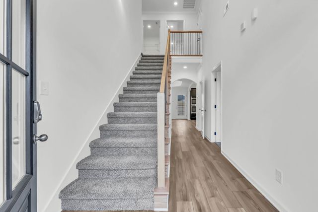 113 Sweet Clover Ct, Clarksville, TN 37040